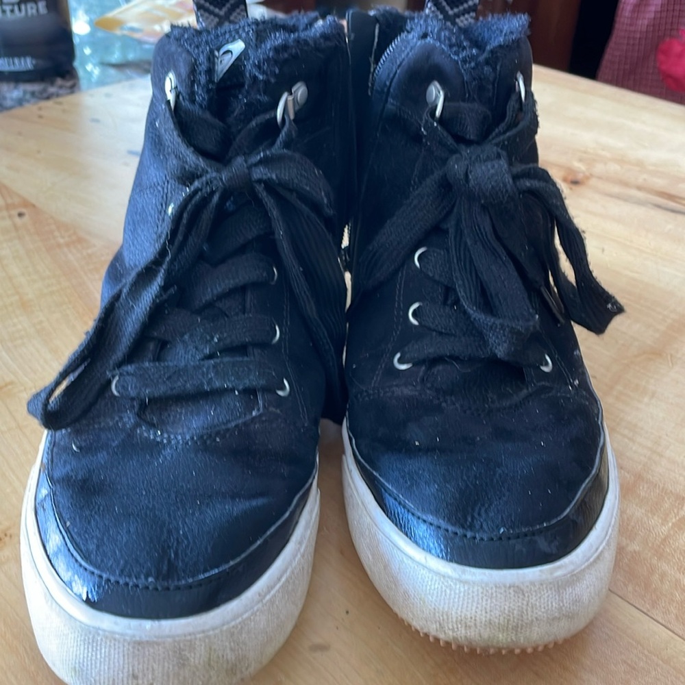 Roxy black zipper shoes